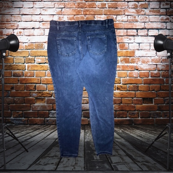 Time and Tru Women’s Denim Jeggings Size 20 Regular Fit Mid-Rise - Picture 2 of 7